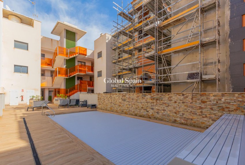 Wederverkoop - APPARTEMENT -
TORREVIEJA - Los Frutales