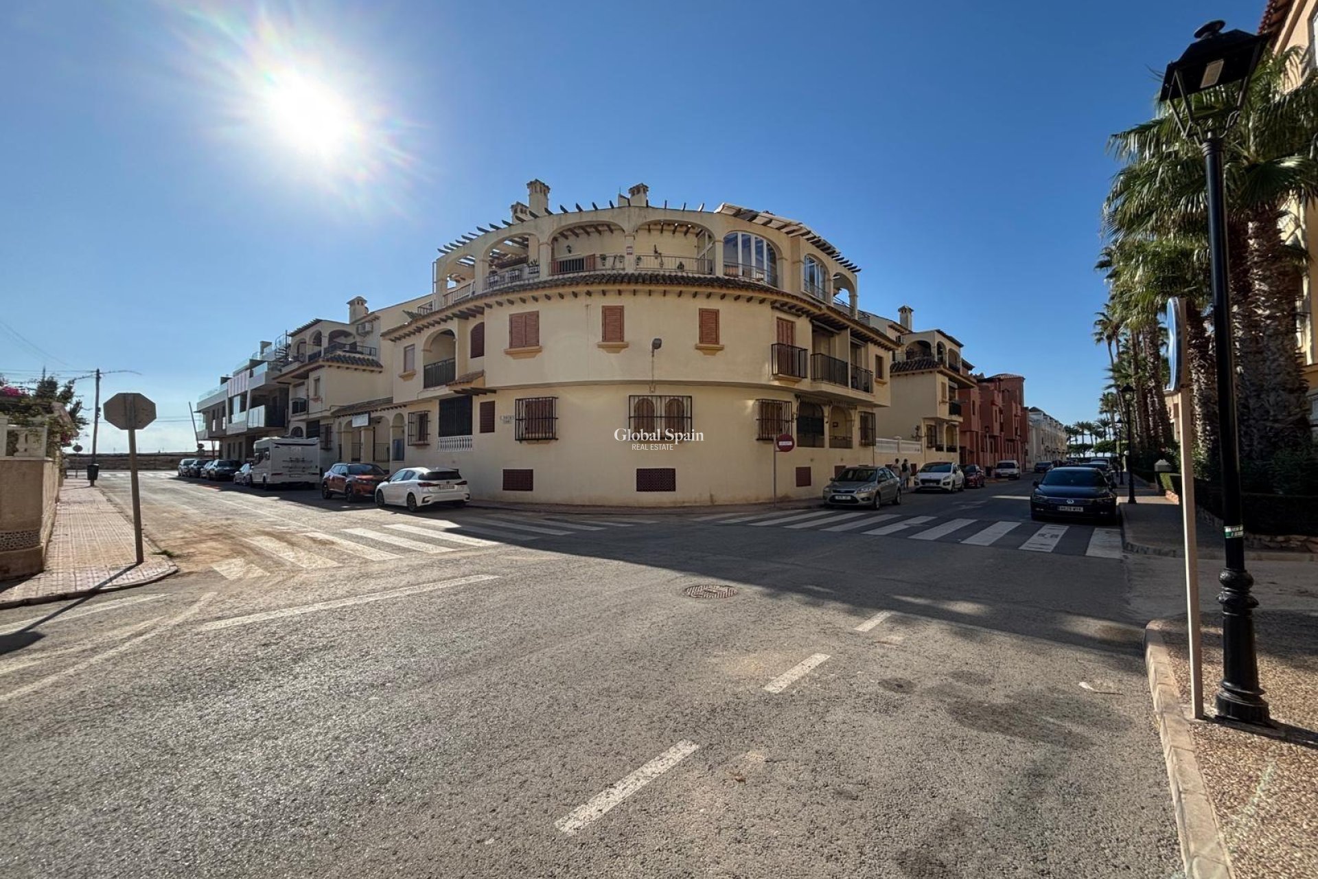 Wederverkoop - APPARTEMENT -
TORREVIEJA - Los Frutales