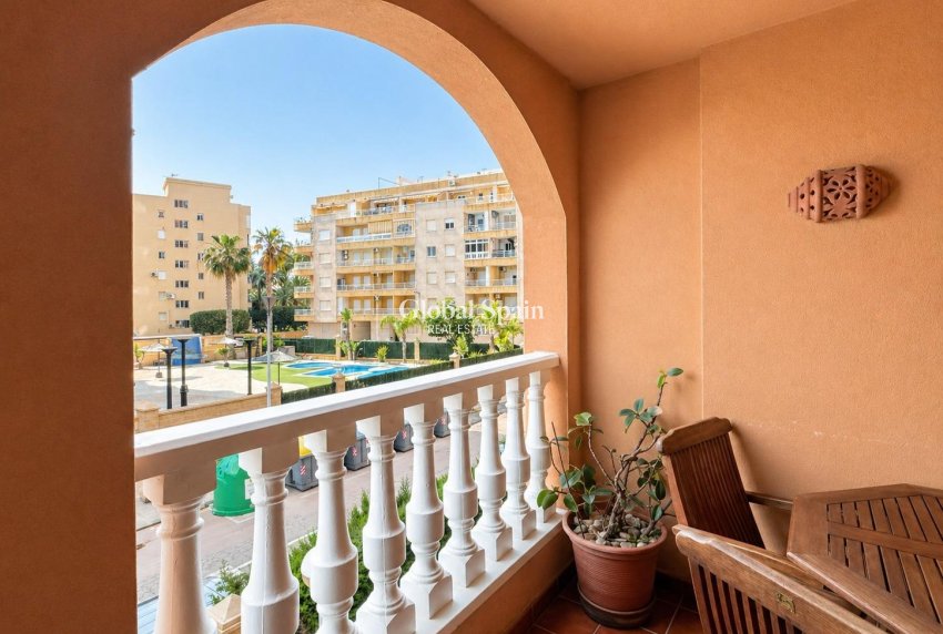 Wederverkoop - APPARTEMENT -
TORREVIEJA - Los Frutales