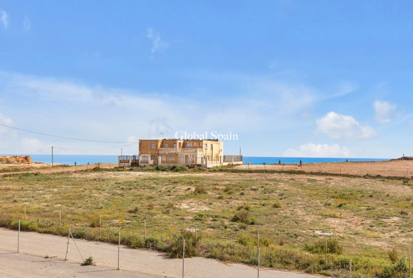 Wederverkoop - APPARTEMENT -
TORREVIEJA - Los Frutales