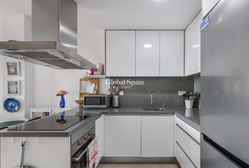 Wederverkoop - APPARTEMENT -
TORREVIEJA - Los Frutales