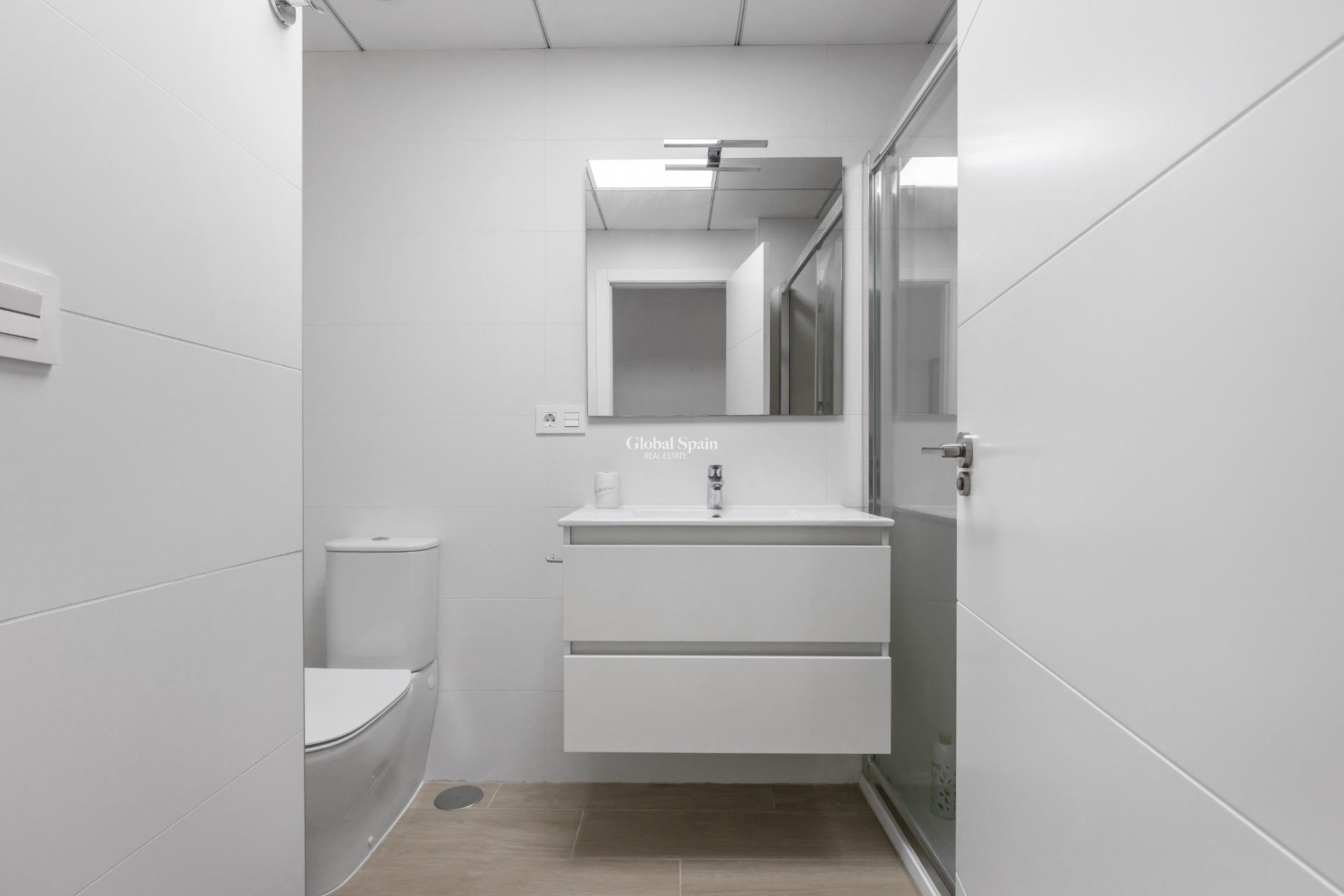 Wederverkoop - APPARTEMENT -
TORREVIEJA - Los Frutales