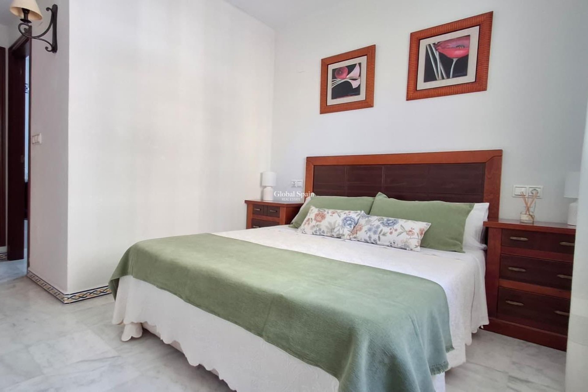 Wederverkoop - APPARTEMENT -
TORREVIEJA - Los Frutales