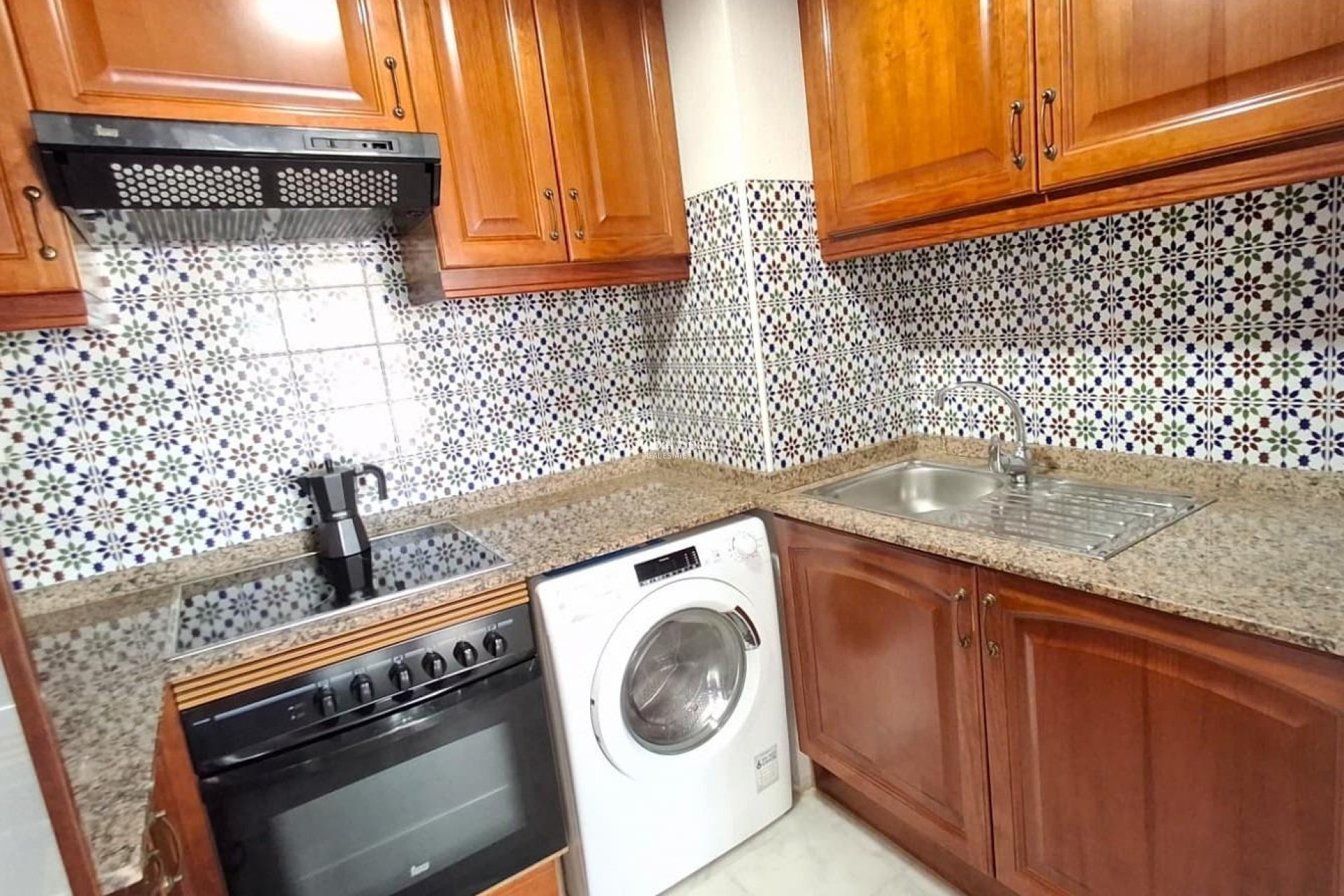 Wederverkoop - APPARTEMENT -
TORREVIEJA - Los Frutales