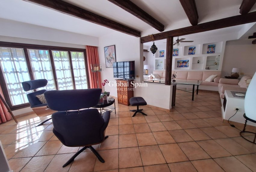 Wederverkoop - APPARTEMENT -
TORREVIEJA - Los Frutales