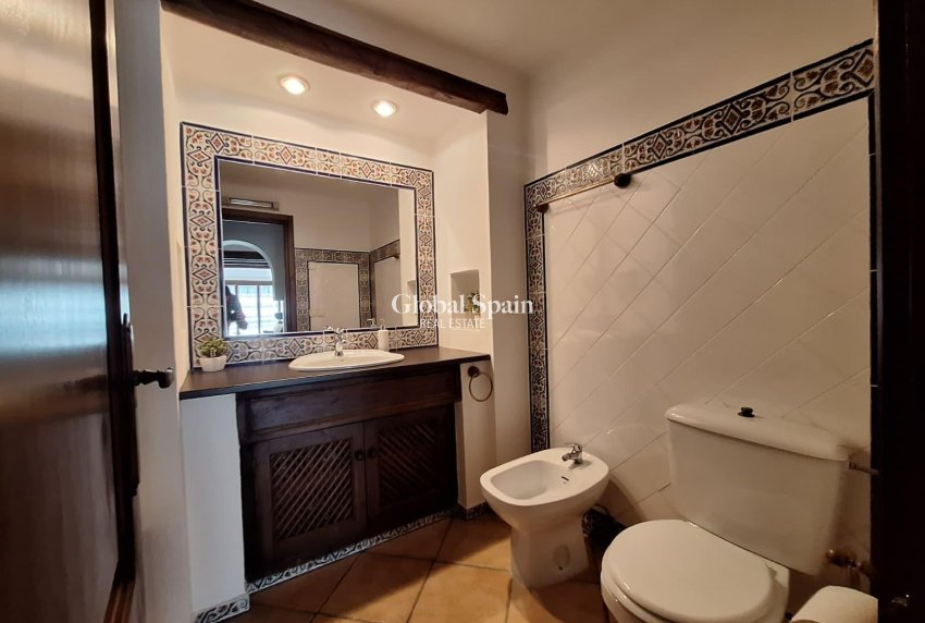 Wederverkoop - APPARTEMENT -
TORREVIEJA - Los Frutales
