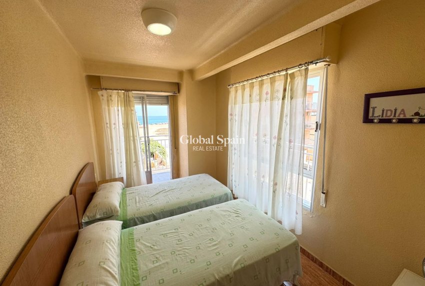 Wederverkoop - APPARTEMENT -
TORREVIEJA - Miramar - Torre Del Moro