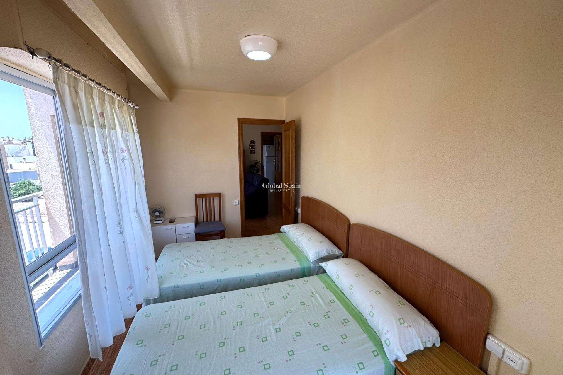 Wederverkoop - APPARTEMENT -
TORREVIEJA - Miramar - Torre Del Moro