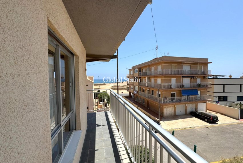 Wederverkoop - APPARTEMENT -
TORREVIEJA - Miramar - Torre Del Moro
