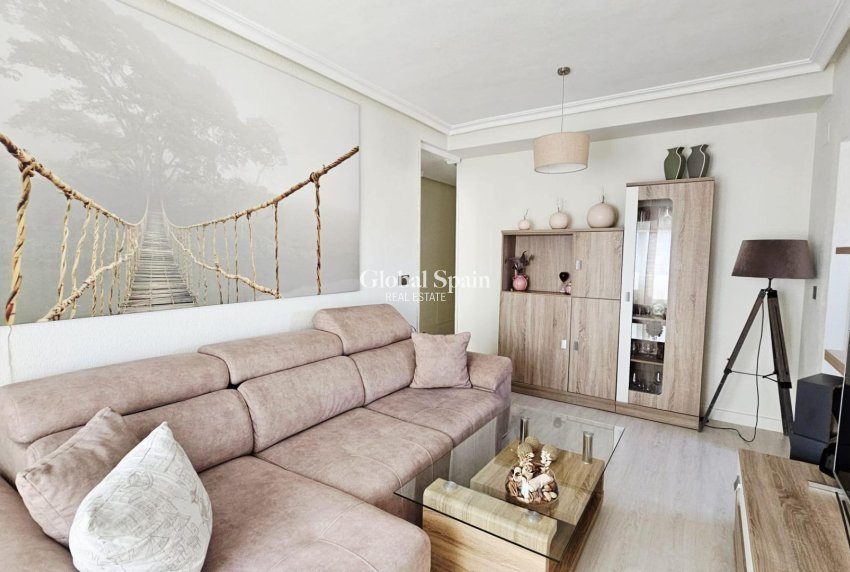 Wederverkoop - APPARTEMENT -
TORREVIEJA - Nueva Torrevieja