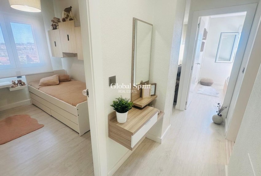 Wederverkoop - APPARTEMENT -
TORREVIEJA - Nueva Torrevieja