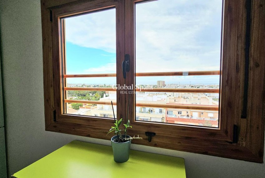Wederverkoop - APPARTEMENT -
TORREVIEJA - Nueva Torrevieja