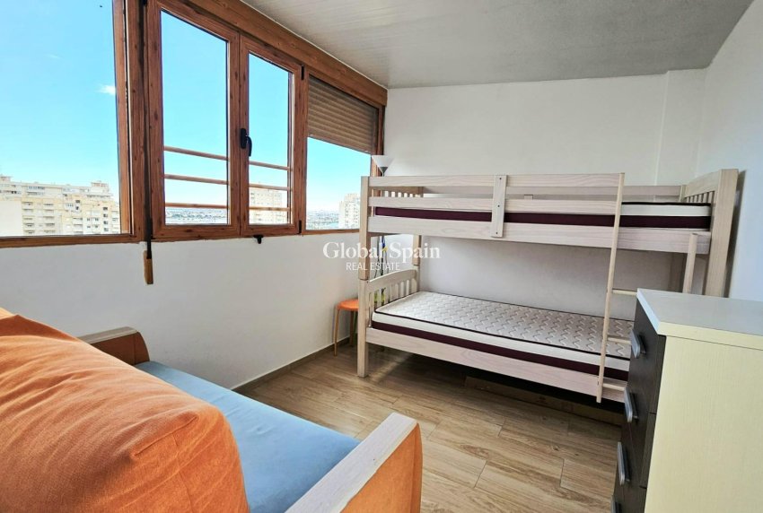 Wederverkoop - APPARTEMENT -
TORREVIEJA - Nueva Torrevieja