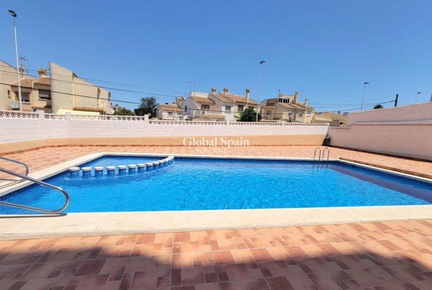 Wederverkoop - APPARTEMENT -
TORREVIEJA - Nueva Torrevieja