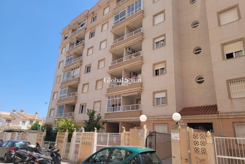 Wederverkoop - APPARTEMENT -
TORREVIEJA - Nueva Torrevieja
