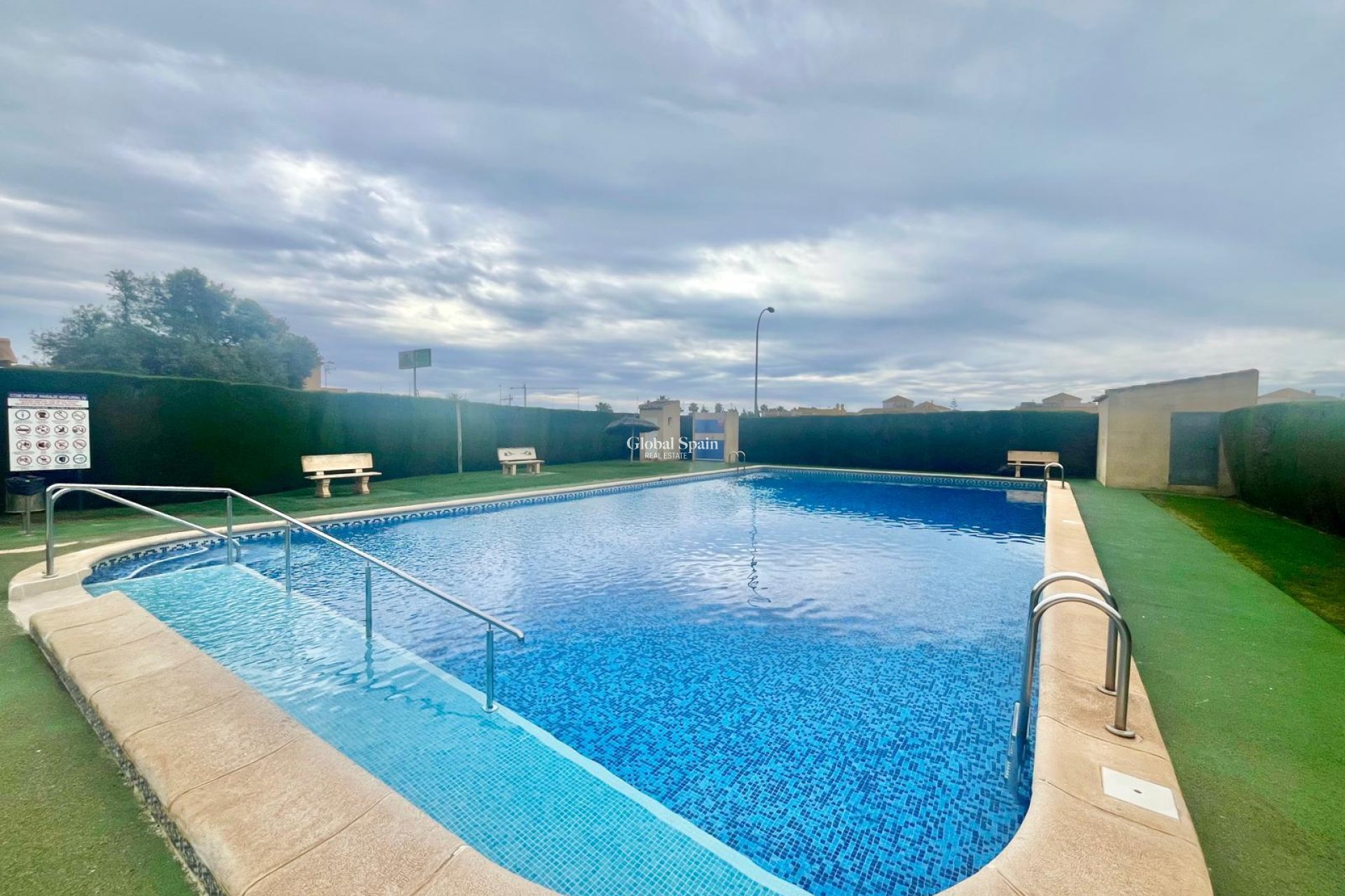 Wederverkoop - APPARTEMENT -
TORREVIEJA - Paraje Natural