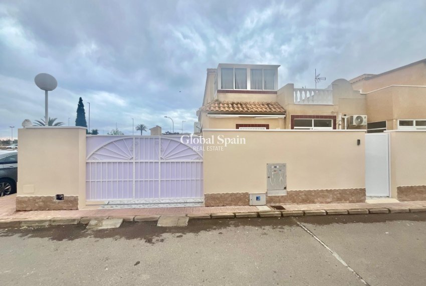 Wederverkoop - APPARTEMENT -
TORREVIEJA - Paraje Natural
