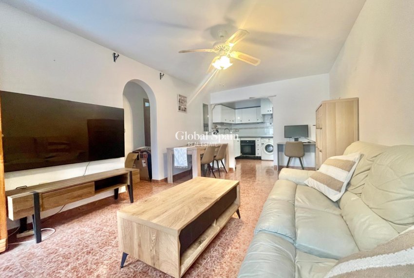 Wederverkoop - APPARTEMENT -
TORREVIEJA - Paraje Natural
