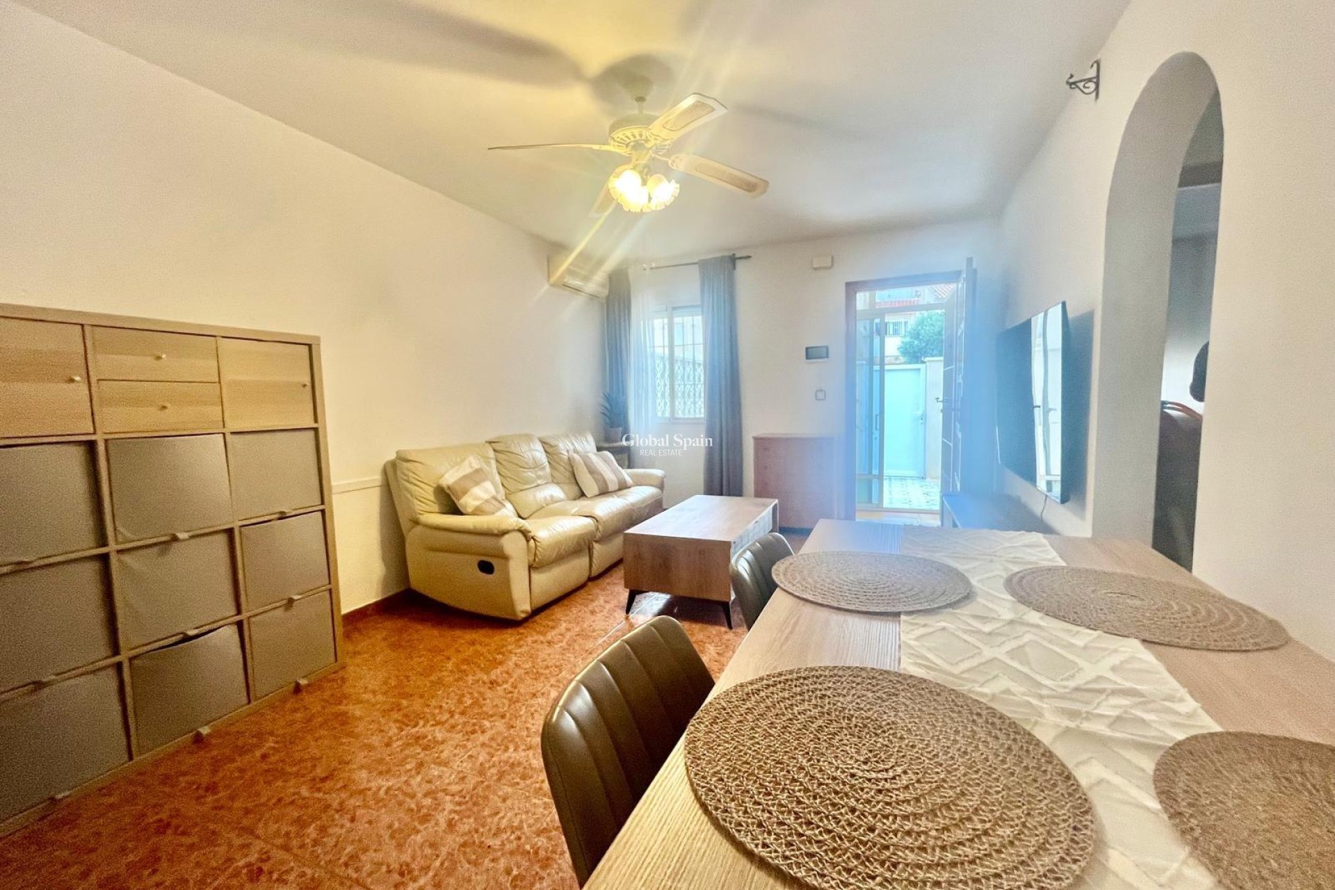 Wederverkoop - APPARTEMENT -
TORREVIEJA - Paraje Natural