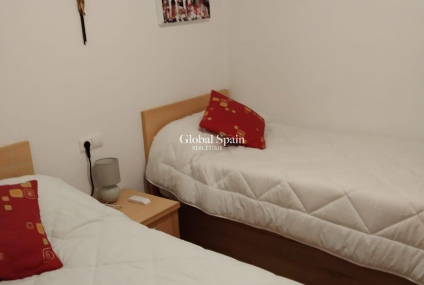 Wederverkoop - APPARTEMENT -
TORREVIEJA - Parque Acuático - Sector 25