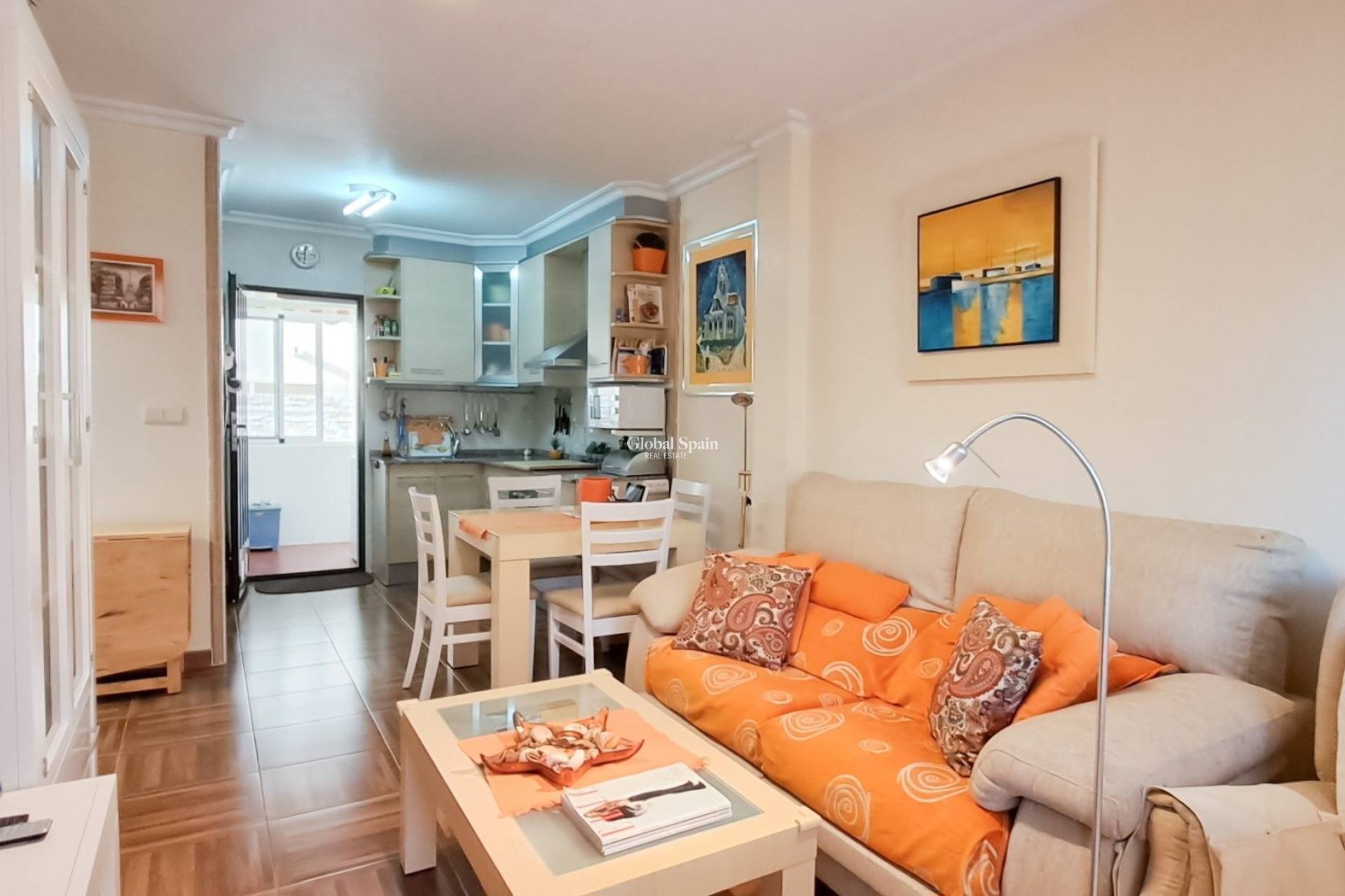 Wederverkoop - APPARTEMENT -
TORREVIEJA - Parque Acuático - Sector 25