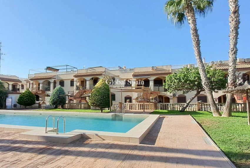 Wederverkoop - APPARTEMENT -
TORREVIEJA - Parque Acuático - Sector 25