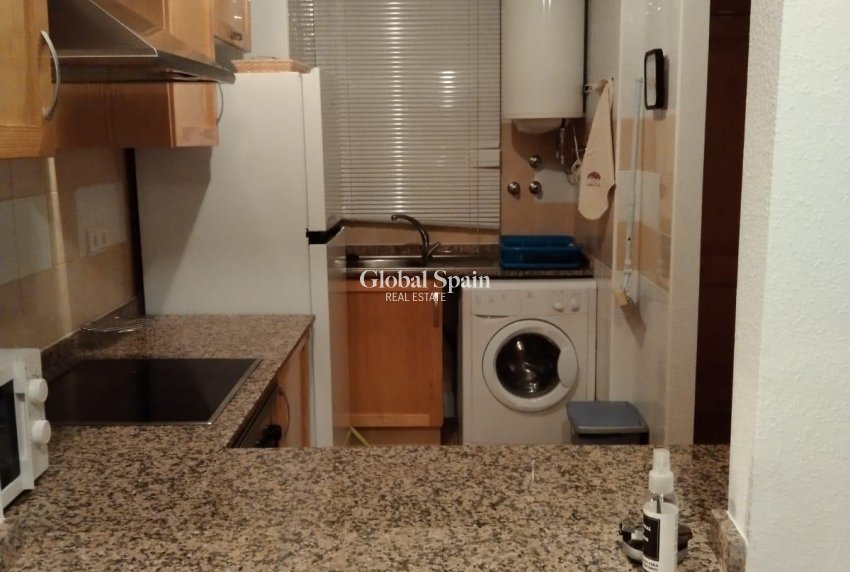 Wederverkoop - APPARTEMENT -
TORREVIEJA - Parque Acuático - Sector 25