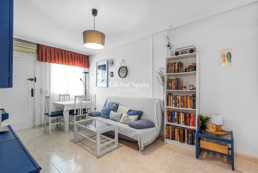 Wederverkoop - APPARTEMENT -
TORREVIEJA - Parque de las Naciones