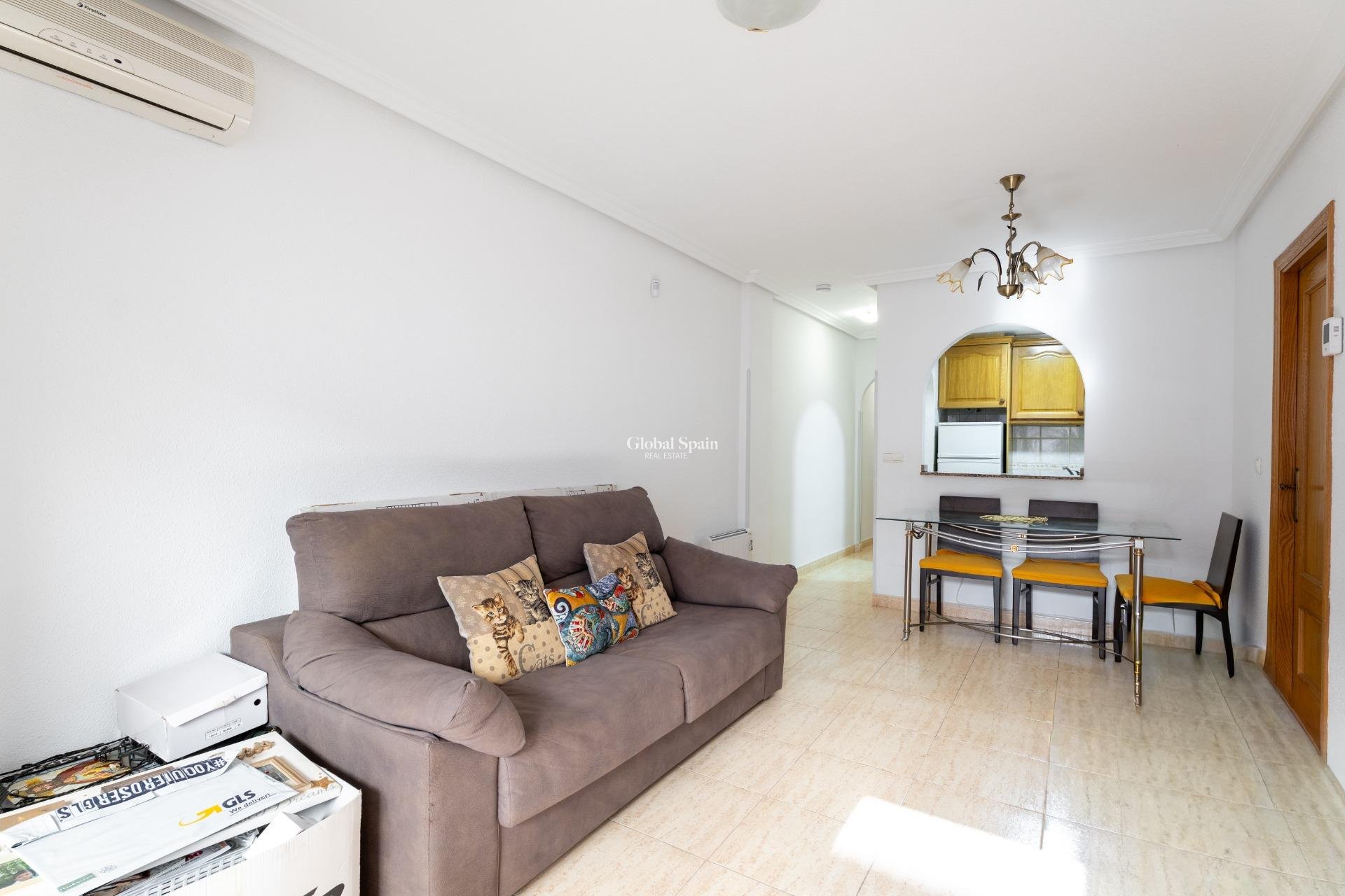 Wederverkoop - APPARTEMENT -
TORREVIEJA - Parque de las Naciones