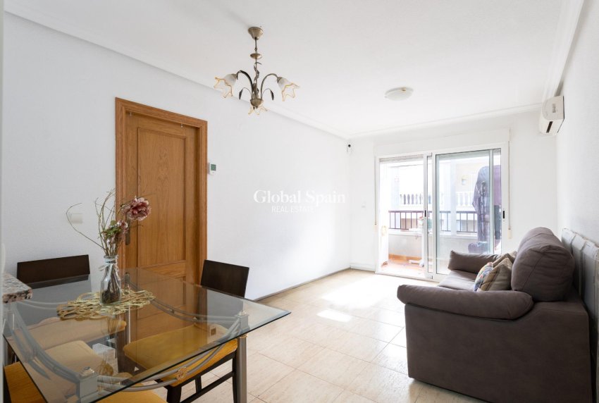 Wederverkoop - APPARTEMENT -
TORREVIEJA - Parque de las Naciones