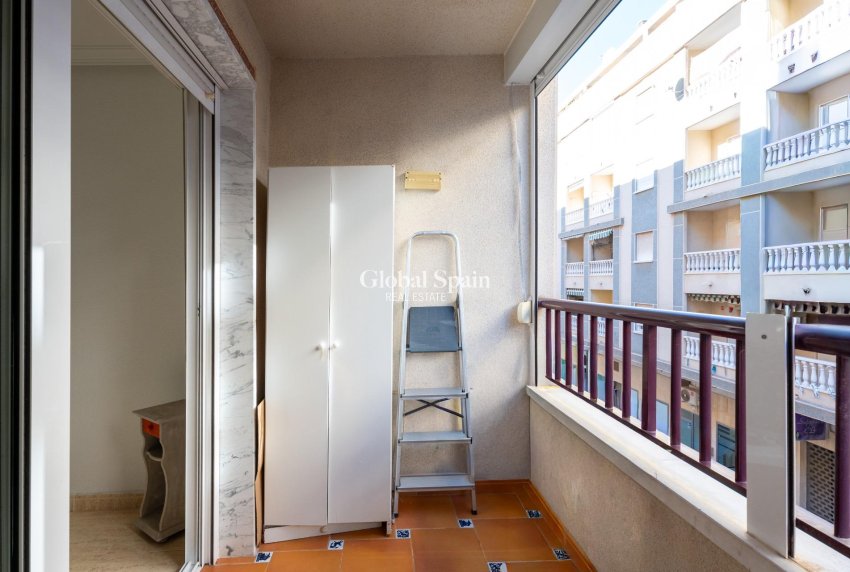 Wederverkoop - APPARTEMENT -
TORREVIEJA - Parque de las Naciones