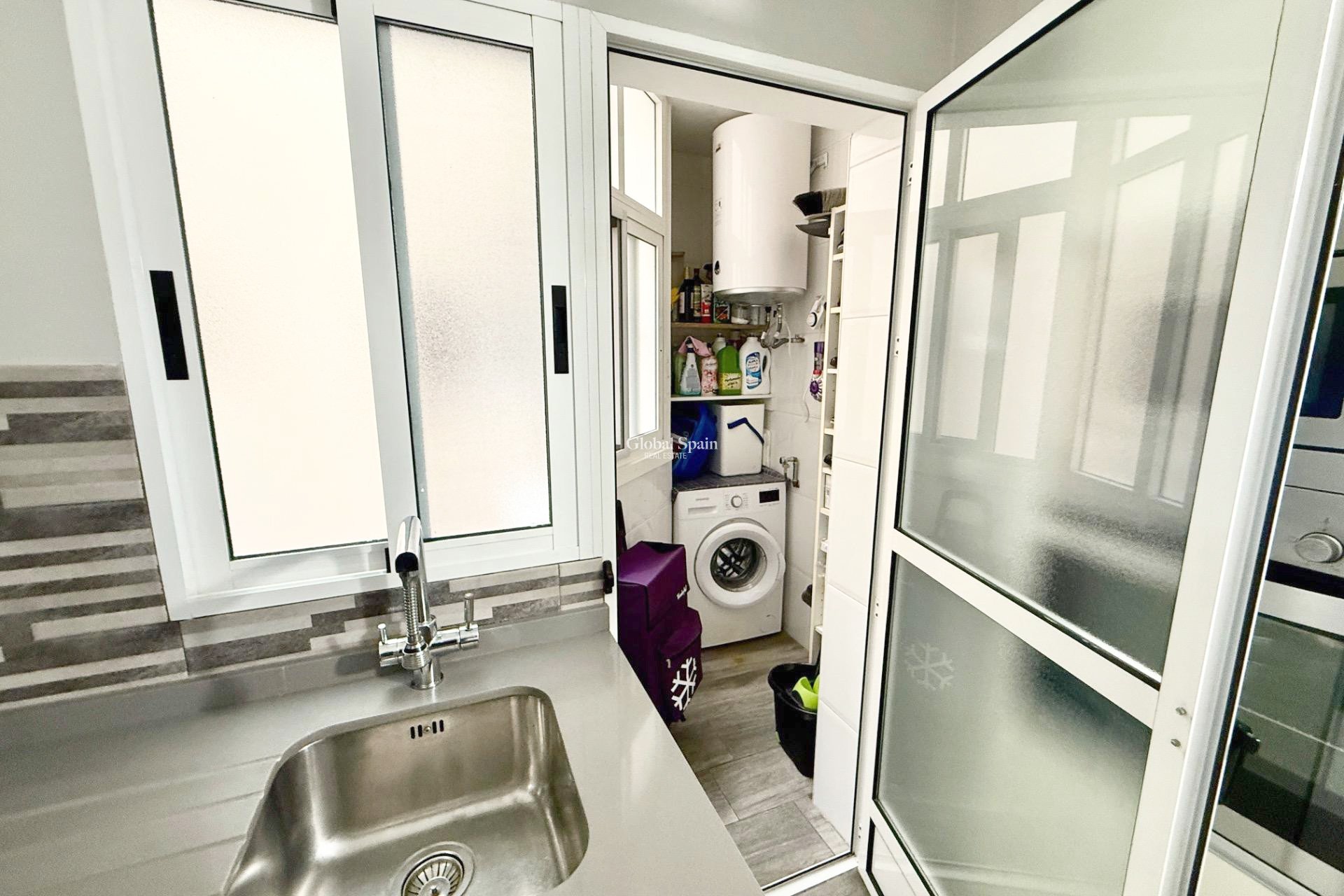 Wederverkoop - APPARTEMENT -
TORREVIEJA - Parque de las Naciones