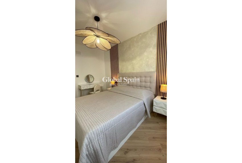 Wederverkoop - APPARTEMENT -
TORREVIEJA - Parque de las Naciones