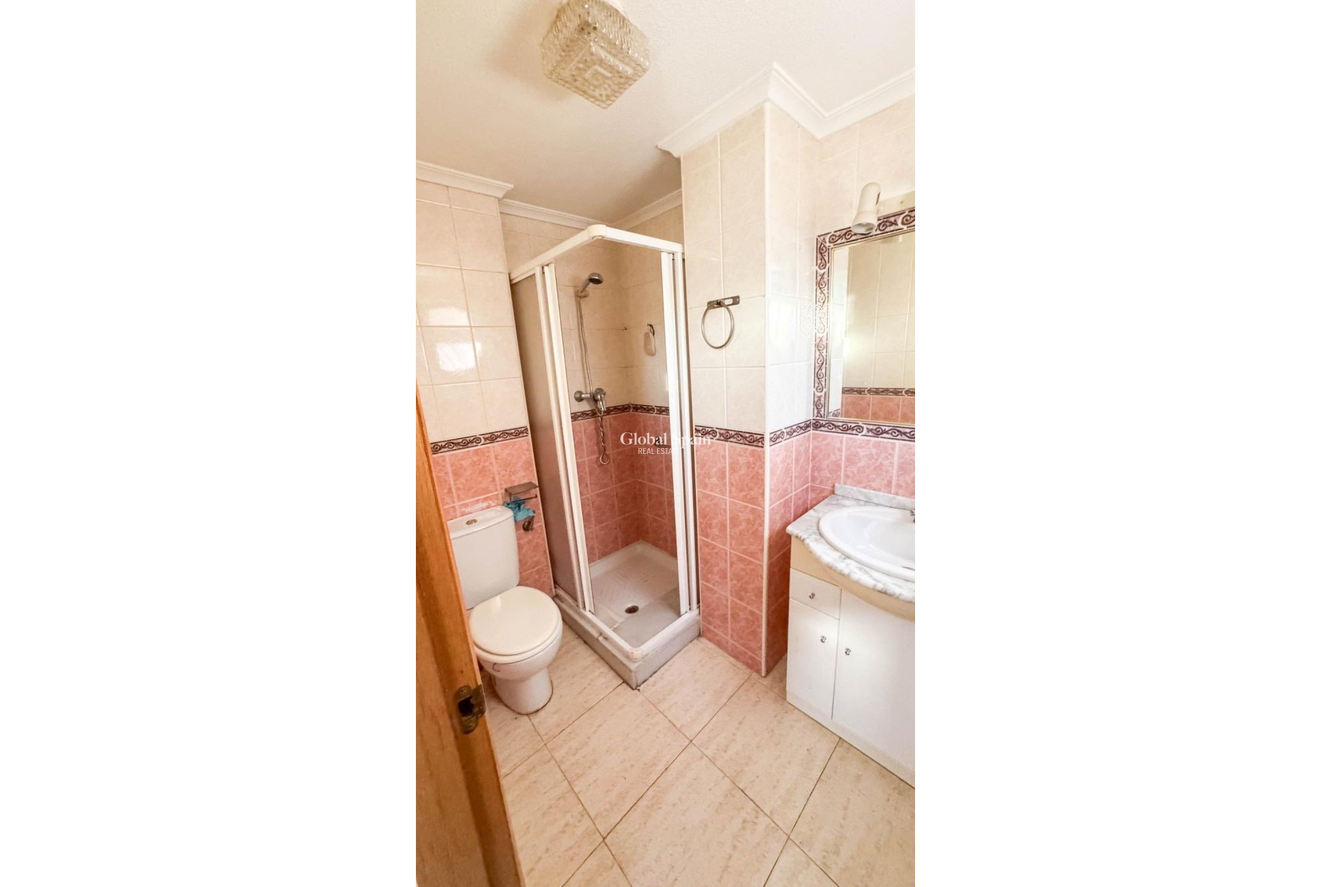 Wederverkoop - APPARTEMENT -
TORREVIEJA - Parque de las Naciones