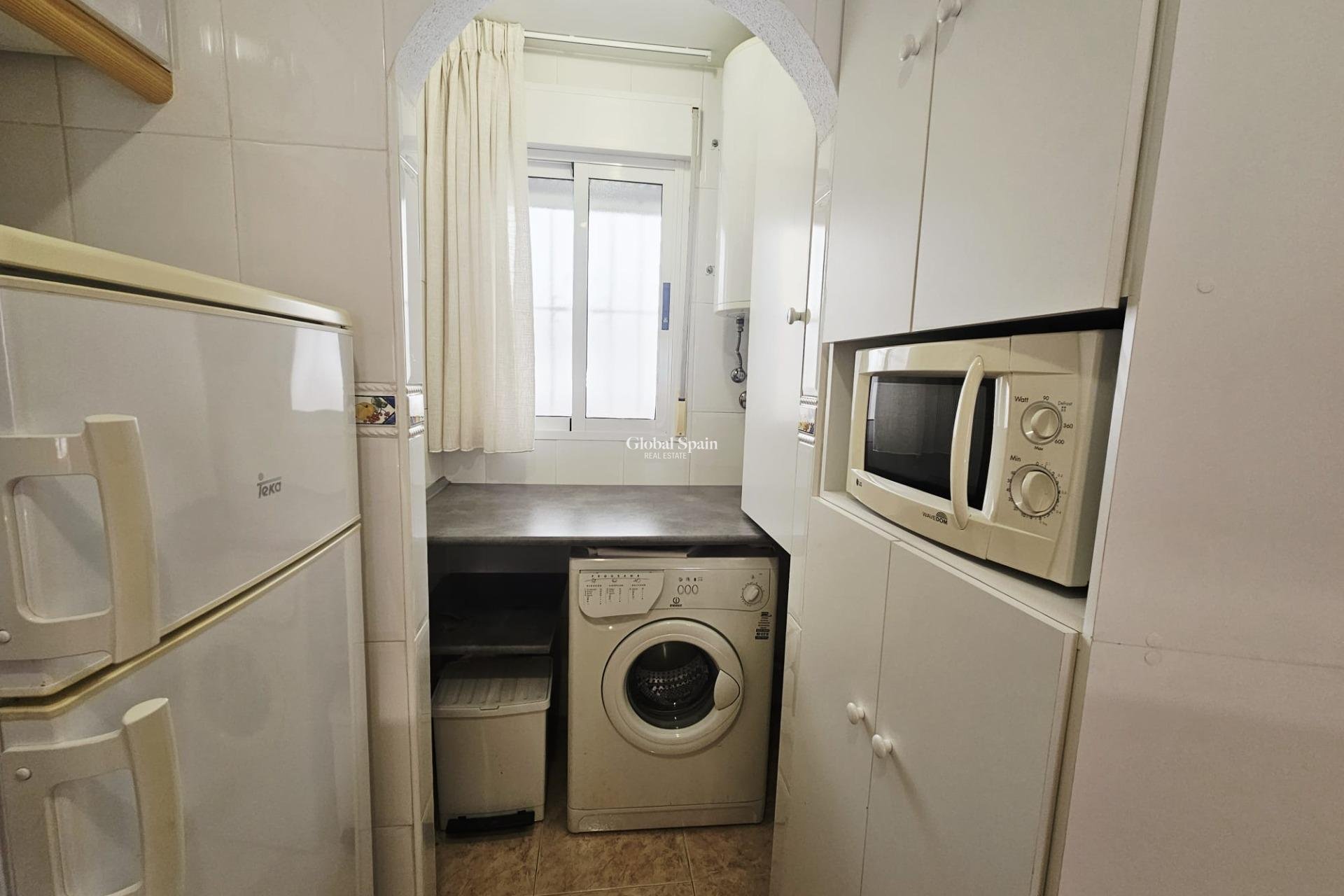 Wederverkoop - APPARTEMENT -
TORREVIEJA - Parque de las Naciones