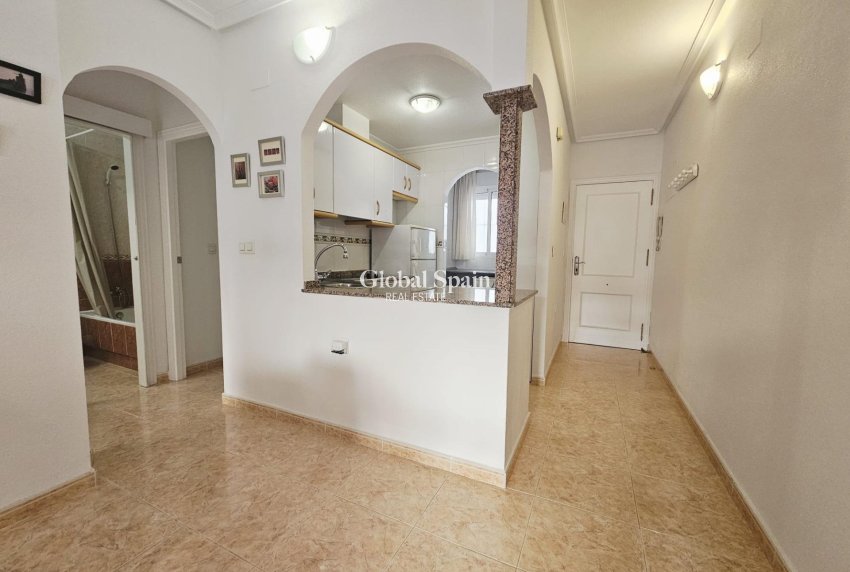 Wederverkoop - APPARTEMENT -
TORREVIEJA - Parque de las Naciones