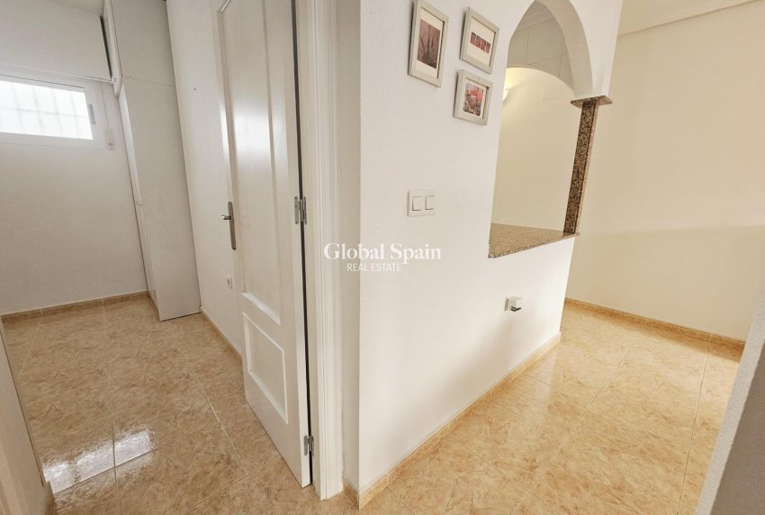 Wederverkoop - APPARTEMENT -
TORREVIEJA - Parque de las Naciones