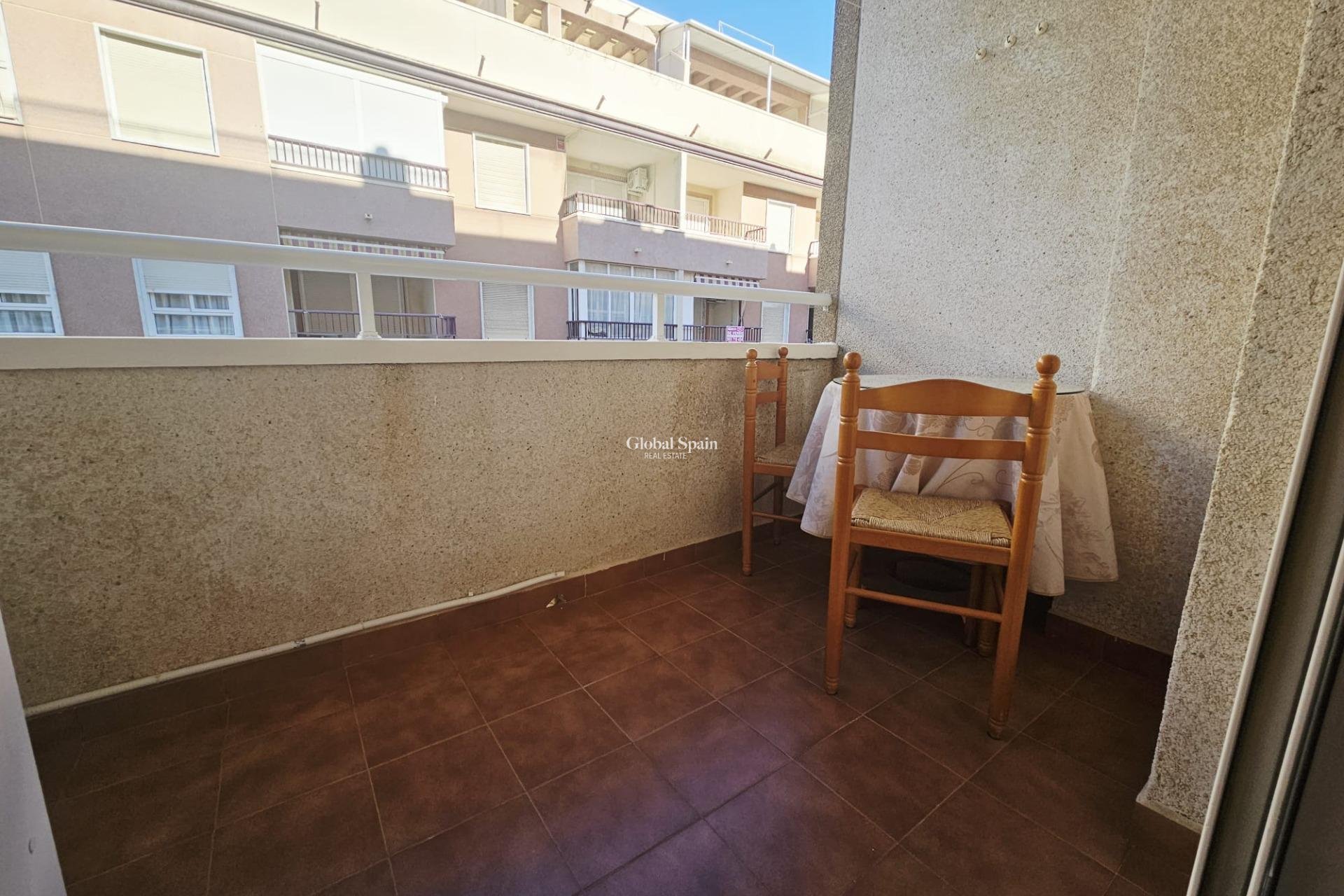 Wederverkoop - APPARTEMENT -
TORREVIEJA - Parque de las Naciones