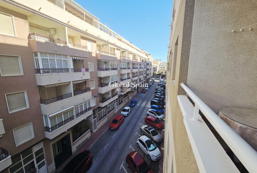 Wederverkoop - APPARTEMENT -
TORREVIEJA - Parque de las Naciones