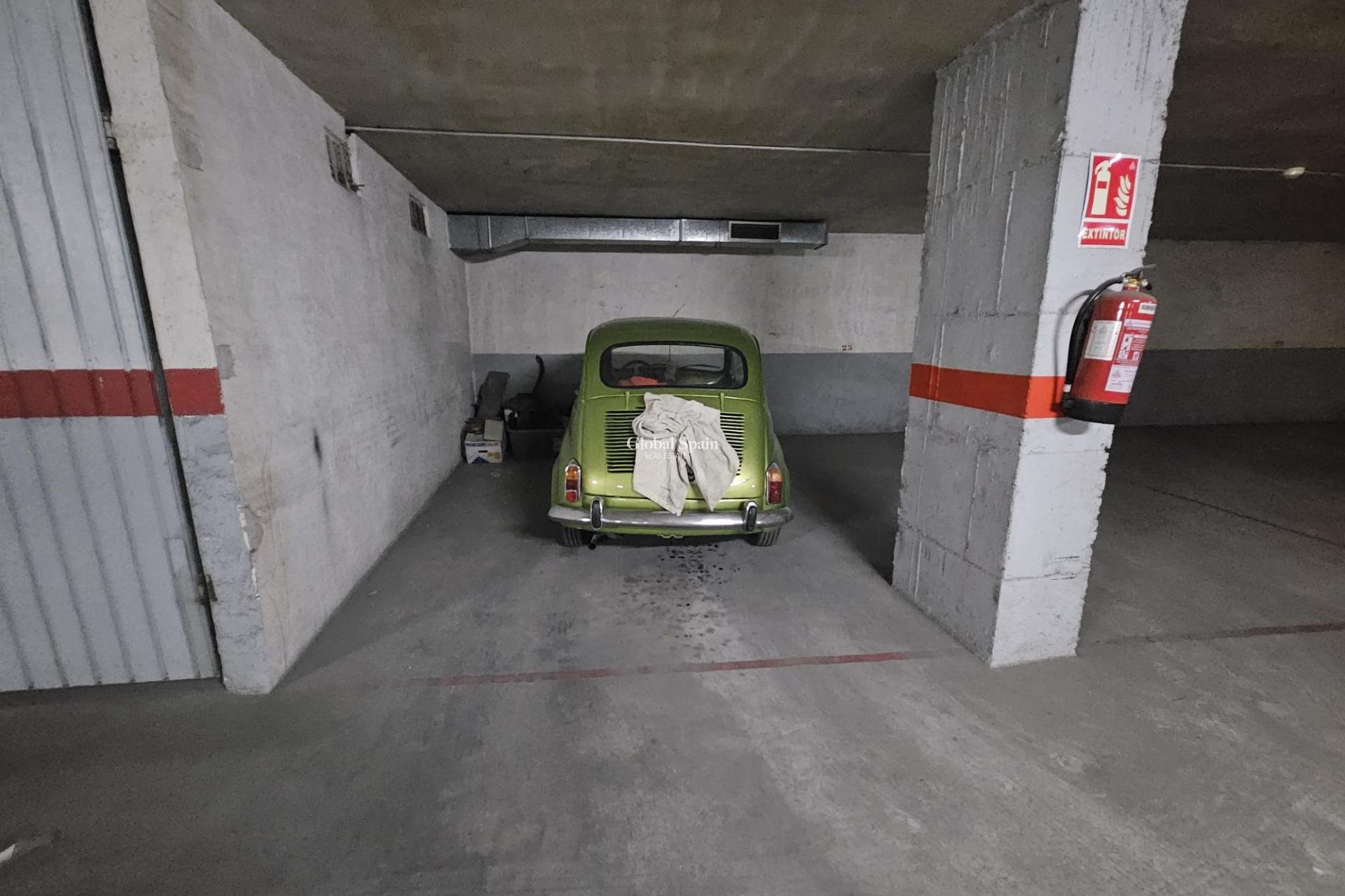 Wederverkoop - APPARTEMENT -
TORREVIEJA - Parque de las Naciones