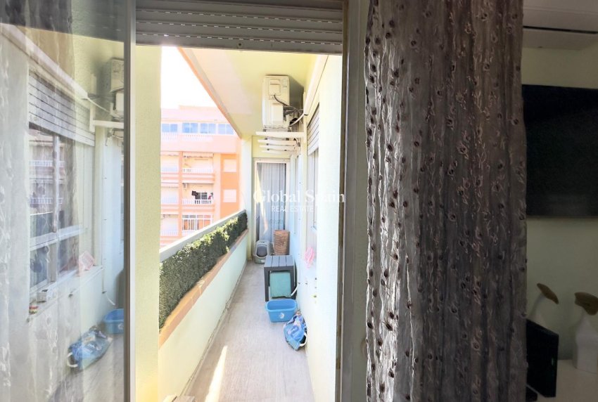 Wederverkoop - APPARTEMENT -
TORREVIEJA - Parque de las Naciones