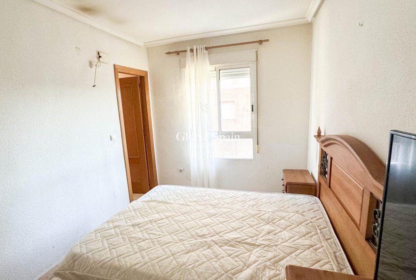 Wederverkoop - APPARTEMENT -
TORREVIEJA - Parque de las Naciones
