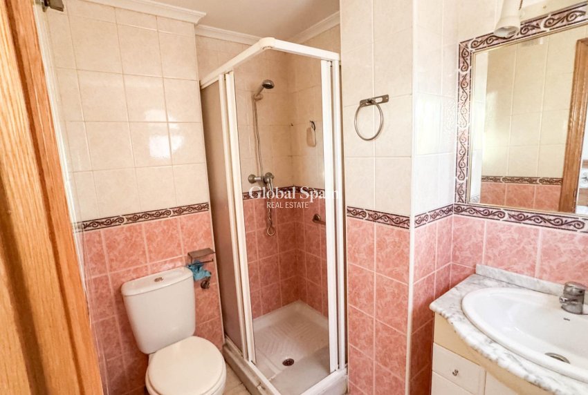 Wederverkoop - APPARTEMENT -
TORREVIEJA - Parque de las Naciones