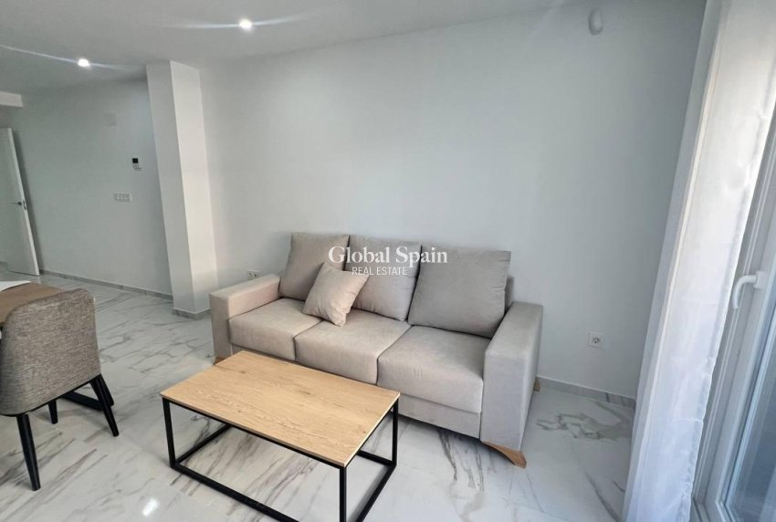 Wederverkoop - APPARTEMENT -
TORREVIEJA - Parque de las Naciones