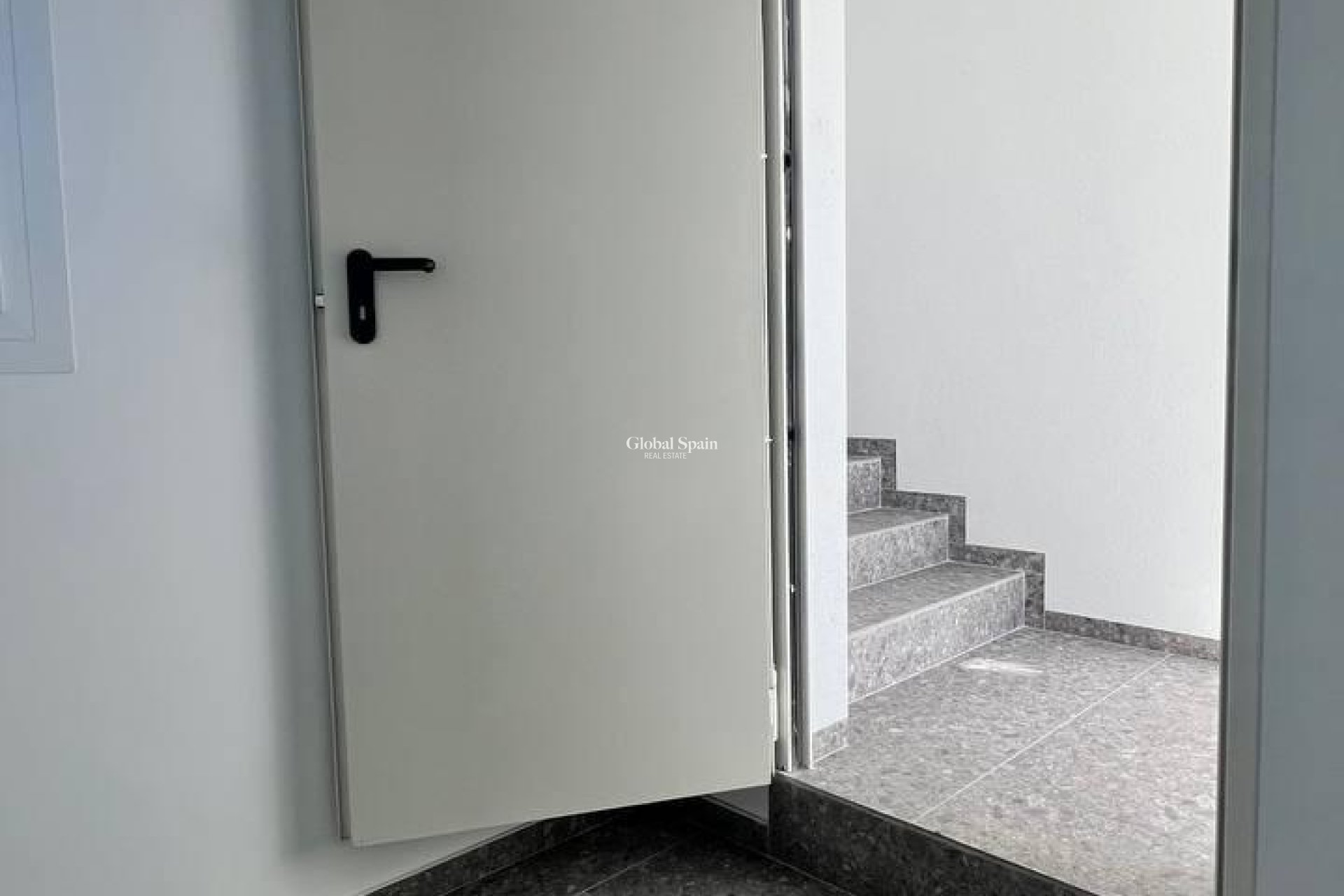 Wederverkoop - APPARTEMENT -
TORREVIEJA - Parque de las Naciones