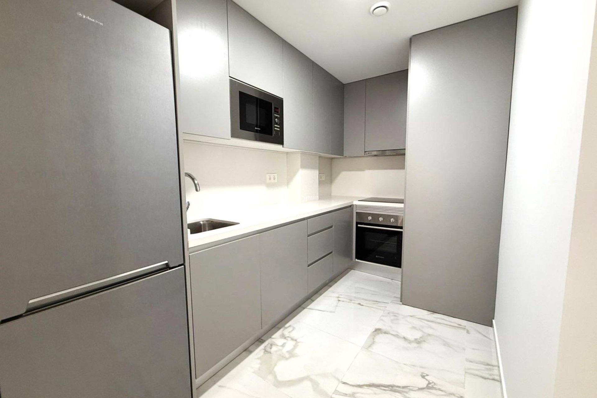 Wederverkoop - APPARTEMENT -
TORREVIEJA - Parque de las Naciones