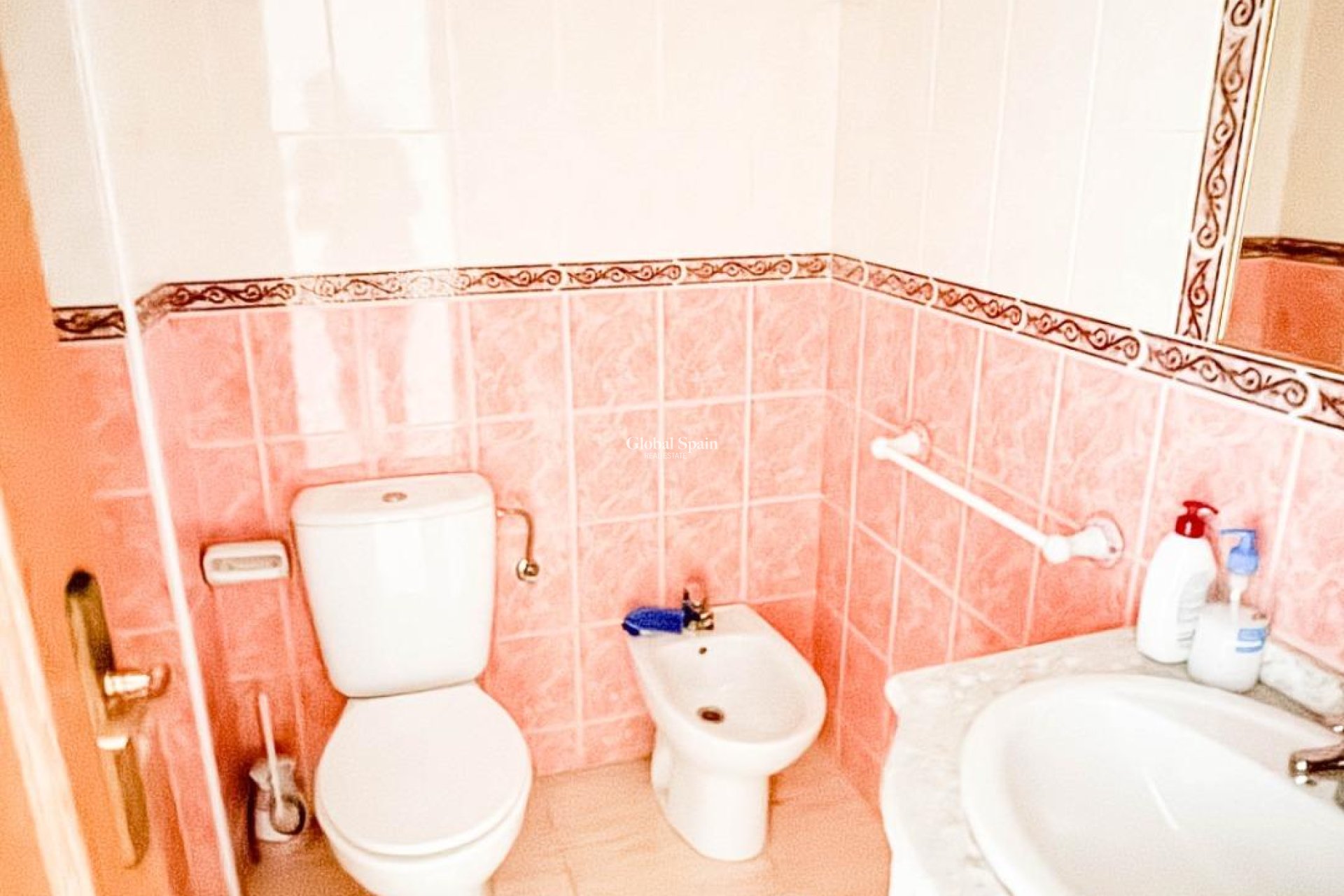 Wederverkoop - APPARTEMENT -
TORREVIEJA - Parque de las Naciones