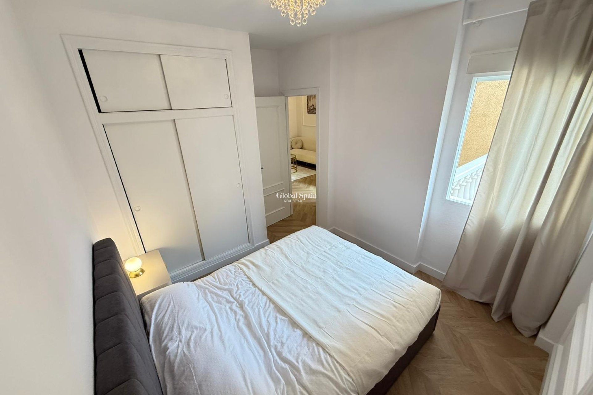 Wederverkoop - APPARTEMENT -
TORREVIEJA - Parque de las Naciones