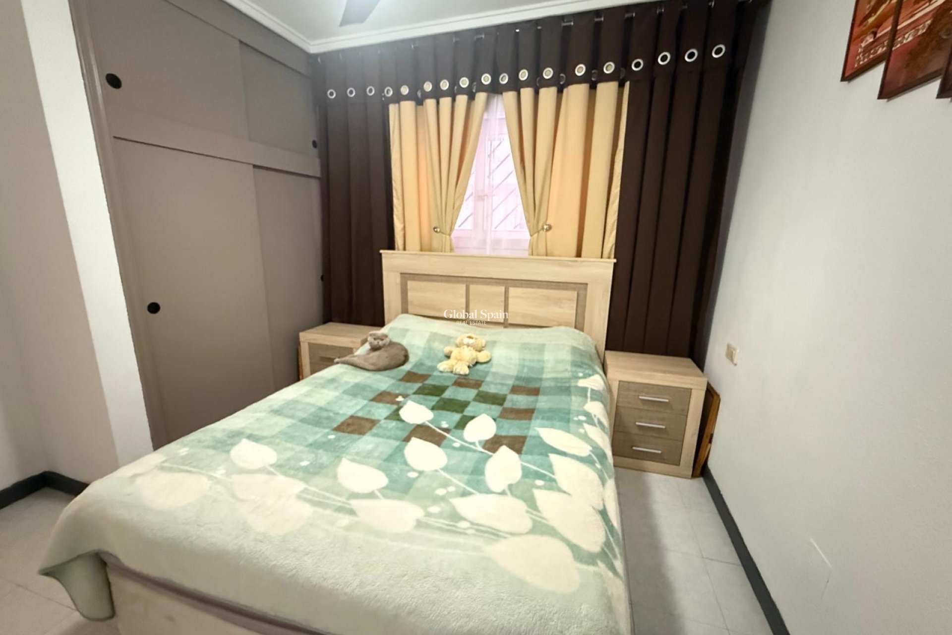 Wederverkoop - APPARTEMENT -
TORREVIEJA - Parque de las Naciones