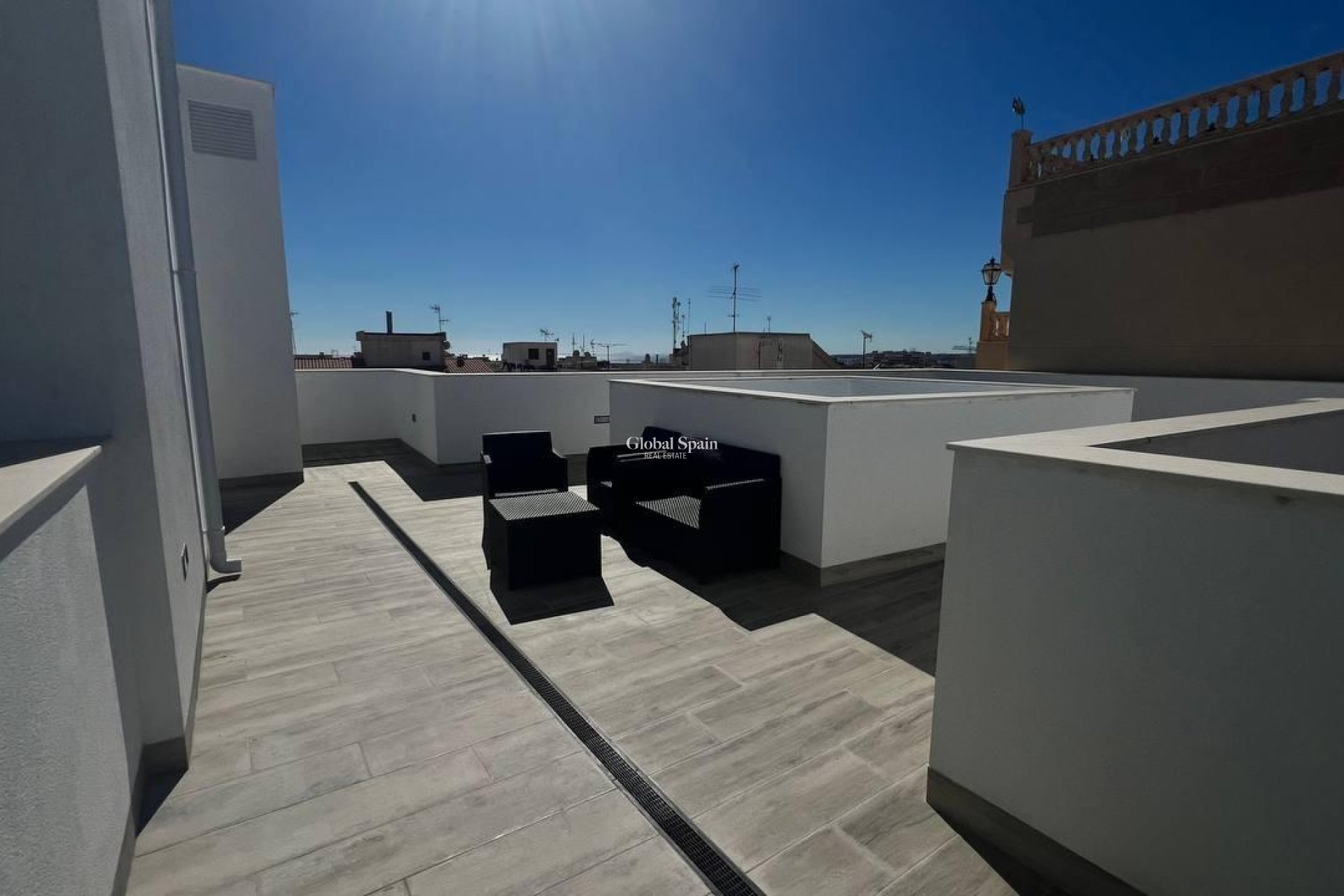 Wederverkoop - APPARTEMENT -
TORREVIEJA - Parque de las Naciones